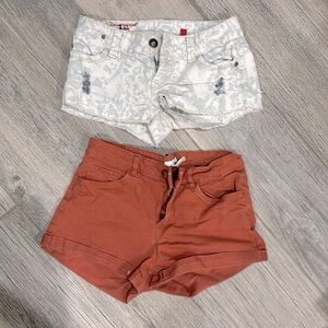 Shorts: 2 piece